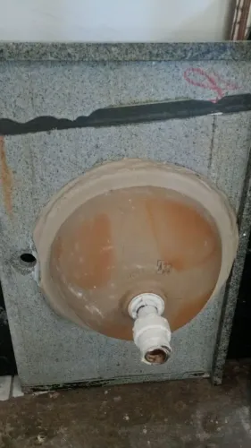 Pia de banheiro granito