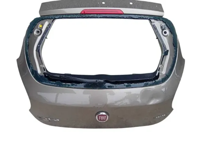 Tampa Traseira Fiat Bravo 11/16