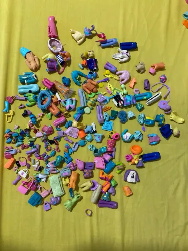 Roupinhas de Borracha e Acessórios Polly Pocket Vintage (Anos 2000)