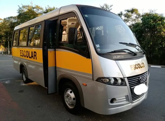 VOLARE V6 30 LUGARES ANO 2012