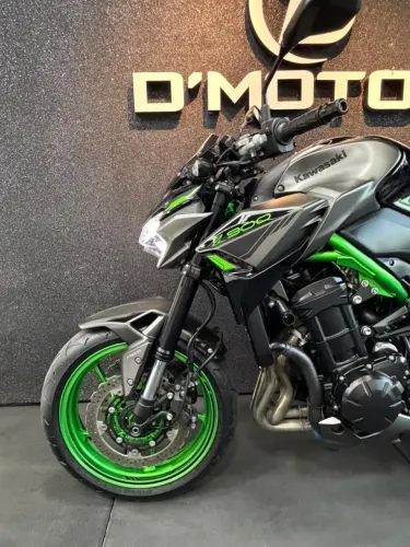 Z900 - apenas 3.700 km