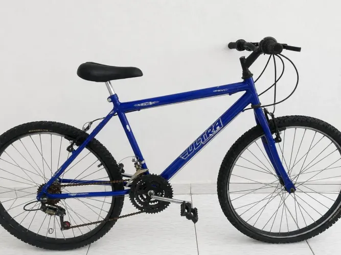 Bicicleta Ultra Aro 26 com Marchas - Boa Conservação
