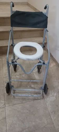 Cadeira de banho dobravel.129,00