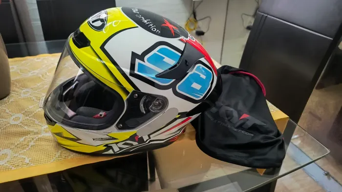 Capacete KYT TT-CORSE