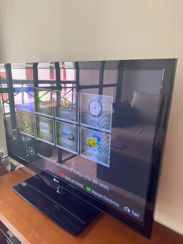 Tv LG 42 Pol - Unico dono - pequena faixa na tela
