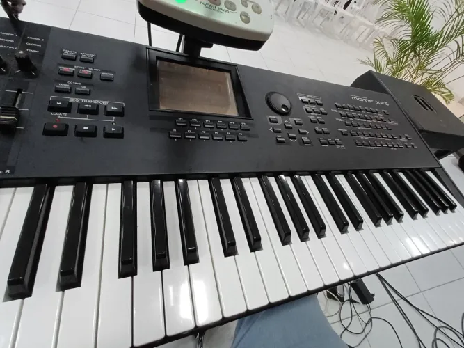 Teclado Yamaha Motif XF6