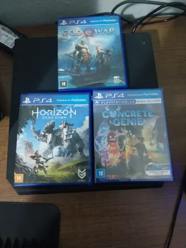 Vendo Ps4 Pro,com acessórios e Três jogos 
