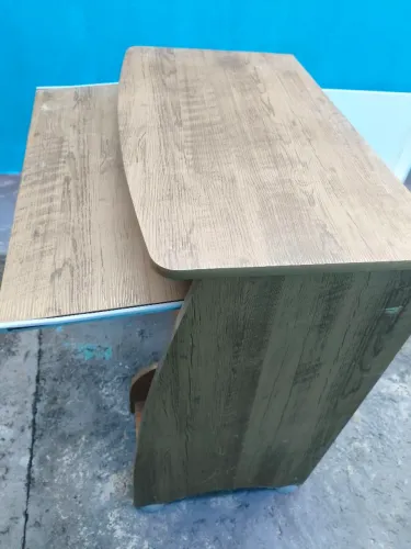 Mesa de computador pequena