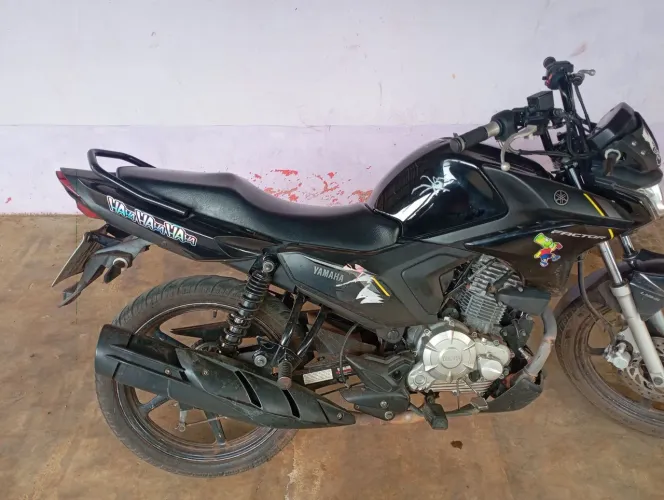 Moto Yamaha 150 ABS nova