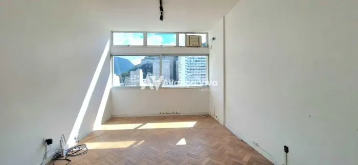 SALA COMERCIAL PRÓXIMO AO METRÔ DE IPANEMA