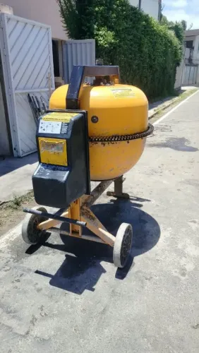 Betoneira modelo Rental 400 advanced mais 400l motor weg 2cv é uma CID valo $4300