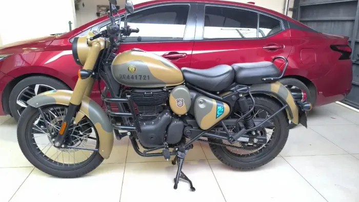 Royal Enfield Classic 350 Signals (Bege) - Apenas 2.150 km! 