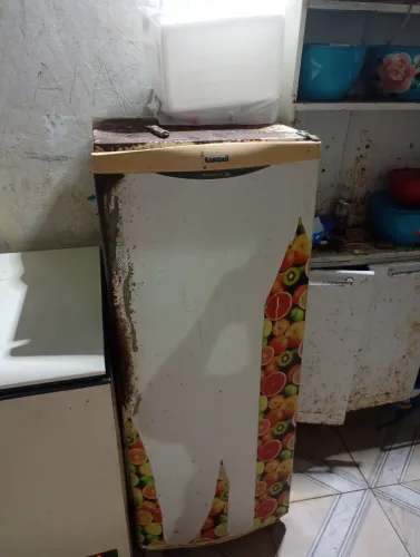 Geladeira quebra galho consul
