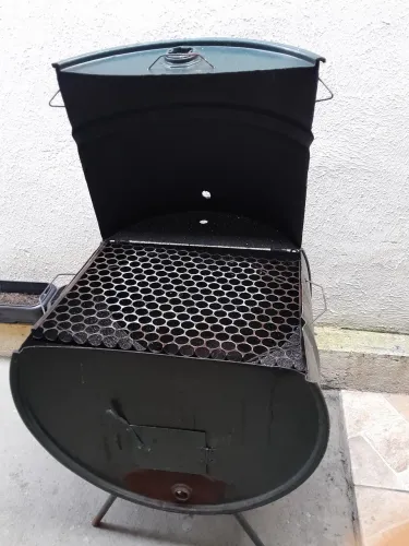 Vende-se churrasqueira