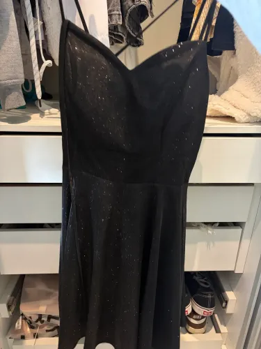 vestido de festa brilhoso da tons