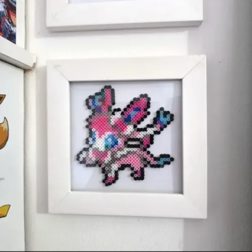 Quadrinho Pixel Art Sylveon Pokémon - Moldura 10x10cm com vidro