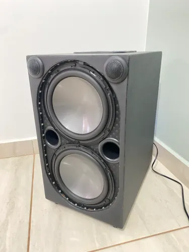 Caixa de som residencial com led rgb