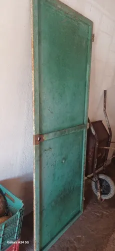 Porta de ferro