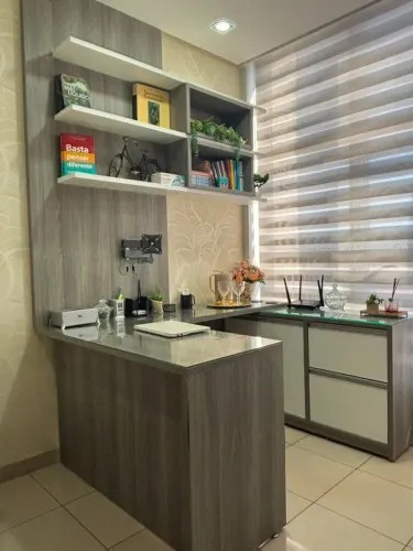 Escrivaninha em L completa com armário e prateleiras - MDF - Palmas