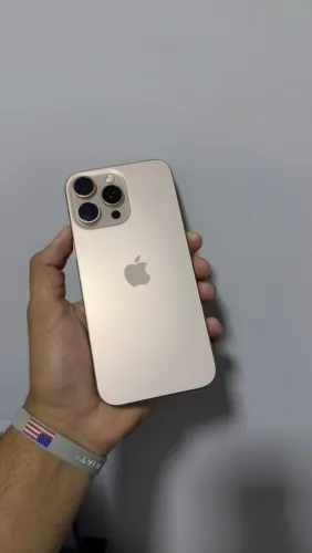 Vede-se IPhone 16 Pro Max 