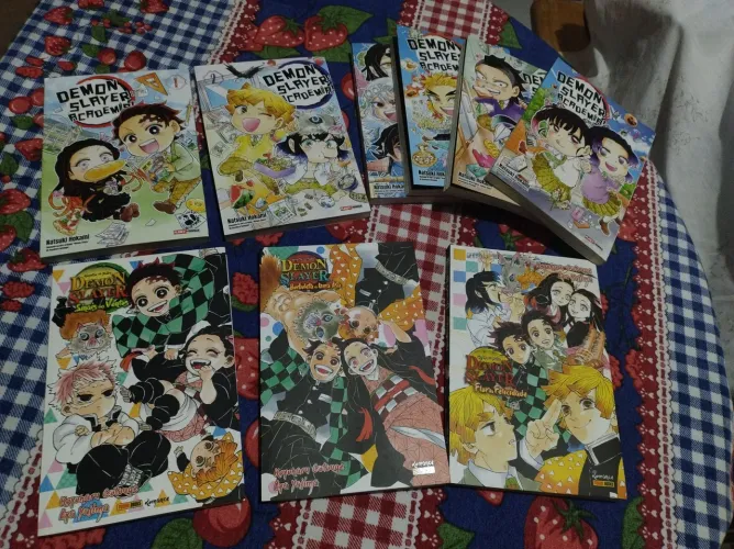 Lote de mangas demon Slayer 6 vol