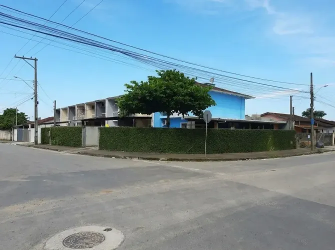 Sobrado Geminado de Esquina no Bairro Jardim Paraíso
