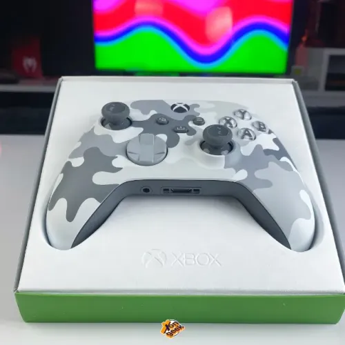 Xbox One Arctic Camo | SEMINOVO | Enviamos via CORREIOS | Perfeito para Jogar com AMIGOS!