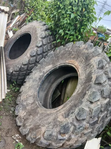 2 pneu de trator