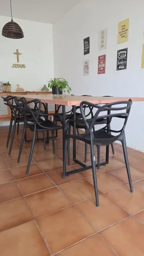 Mesa com 6 cadeiras