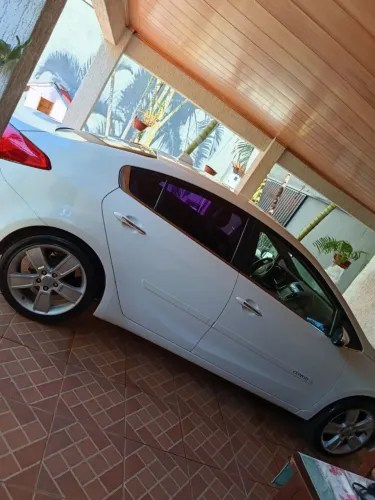 Kia Motors Cerato 1.6 16V Flex Aut. 2014