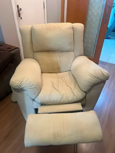 Vendo poltrona do papai confortável e em ótimo estado