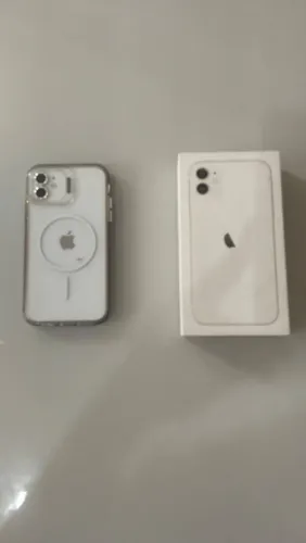 Vendo IPhone 11 bem conservado