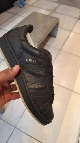 Tênis original da Adidas, modelo Campus 00s/ cor preta