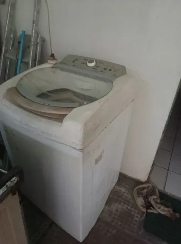 Vendo uma máquina de lavar roupa Brastemp não está centrifugando