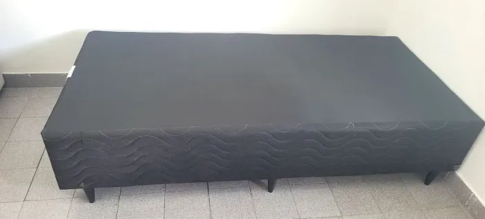 Base de cama solteirão ortobom, seminovo. Tenho 2 unds para vender.Buscar nos Bancários.