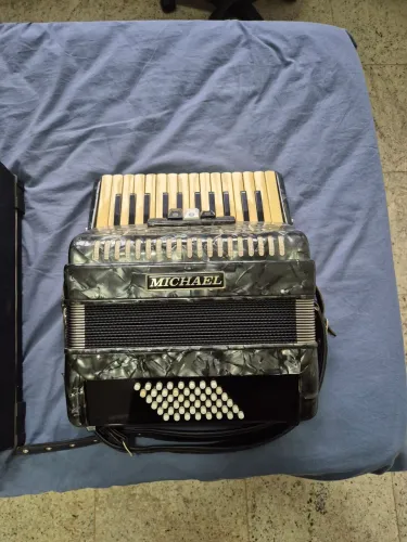 ACORDEON/SANFONA MICHAEL 48 BAIXOS NEGOCIÁVEL (REVISADA POR LUTIER)