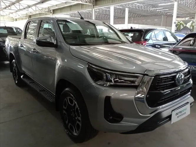 Toyota Hilux CD SRX 4X4 2.8 TDI 16V Diesel Aut. 2025