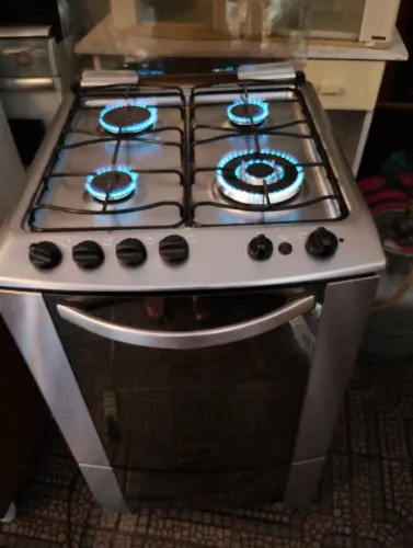 Vendo fogão automático tudo funcionando