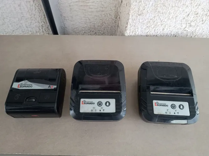 Vendo 3 mini impressoras Portátil Térmica 80mm, Leopardo, Bluetooth/Wi-Fi, funcionando.