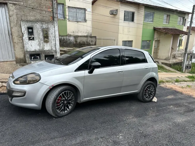 Fiat Punto Essence 1.6 Flex 16V 5P 2014