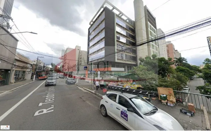 Aluga-se conjuntos comercial totalmente renovado a partir de 442m² até 1.662m²) Disponibil