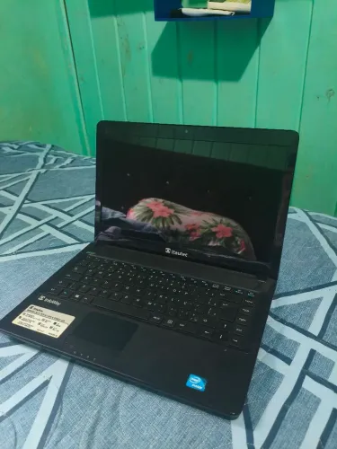 Vendo Notebook para retirada de peças