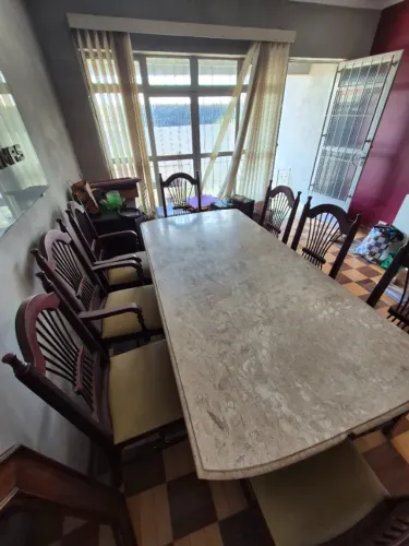 Mesa de Jantar Madeira Maciça com Pedra Natural + 8 Cadeiras