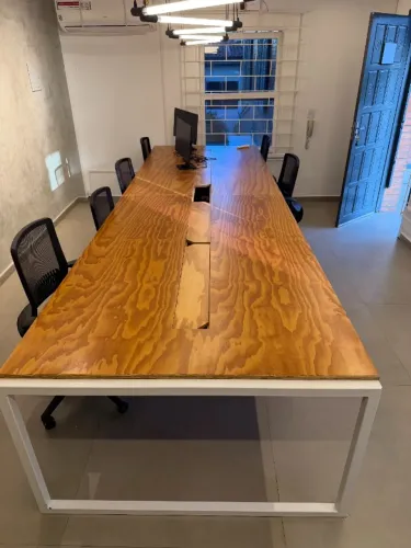Mesa de Reunião / Escritório 4,20m - Madeira + Estrutura Metálica