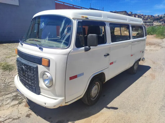 Volkswagen Kombi Standard 1.4 MI Total Flex 8V 2011