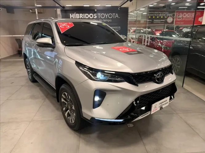 Toyota Hilux SW4 4X4 2.8 Diesel 2025