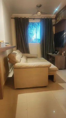 Sofá Retrátil Espaçoso Cor Creme
