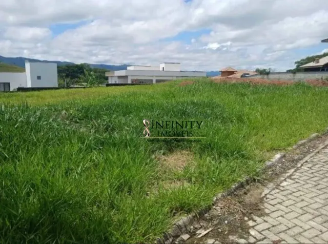Terreno Plano de 1.318 m² com Vista Definitiva Zona Norte de SJC