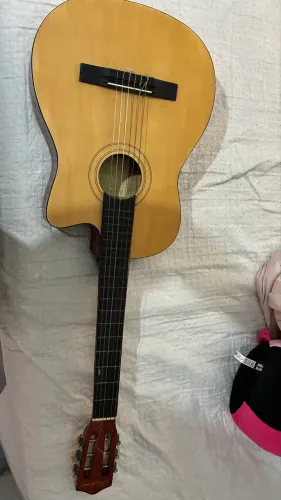 Vendo violao kashima com parte quebrada 