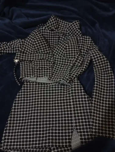 Desapego/conjunto de short saia, top e blusa de frio 